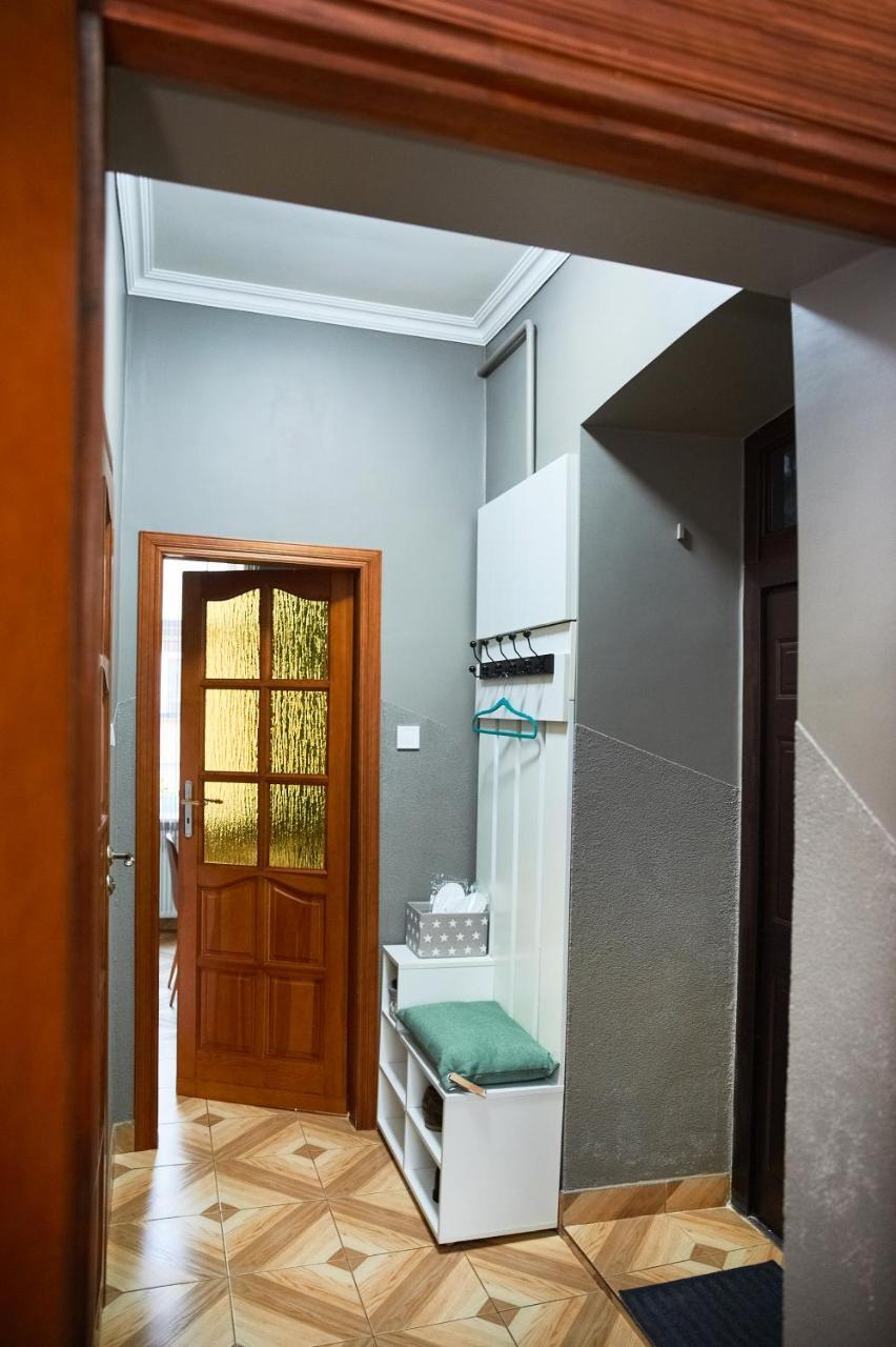 Cozy Apartment, 5Mins To Opera Lviv Exterior foto