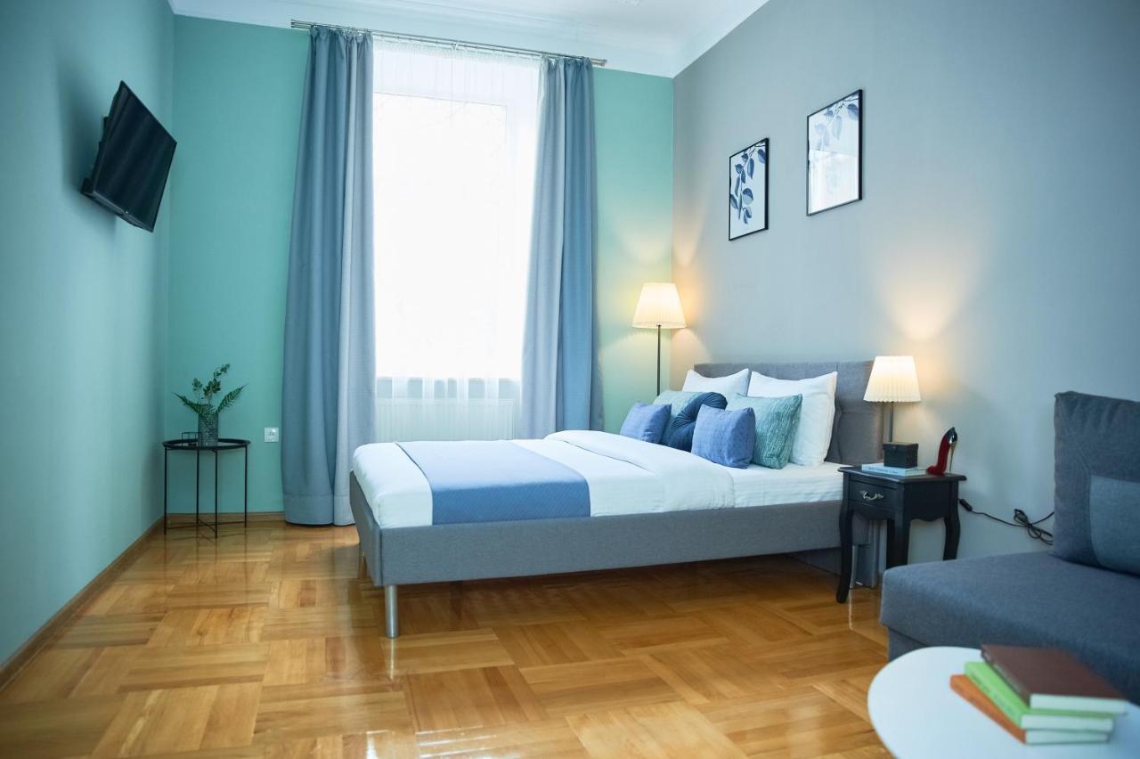 Cozy Apartment, 5Mins To Opera Lviv Exterior foto