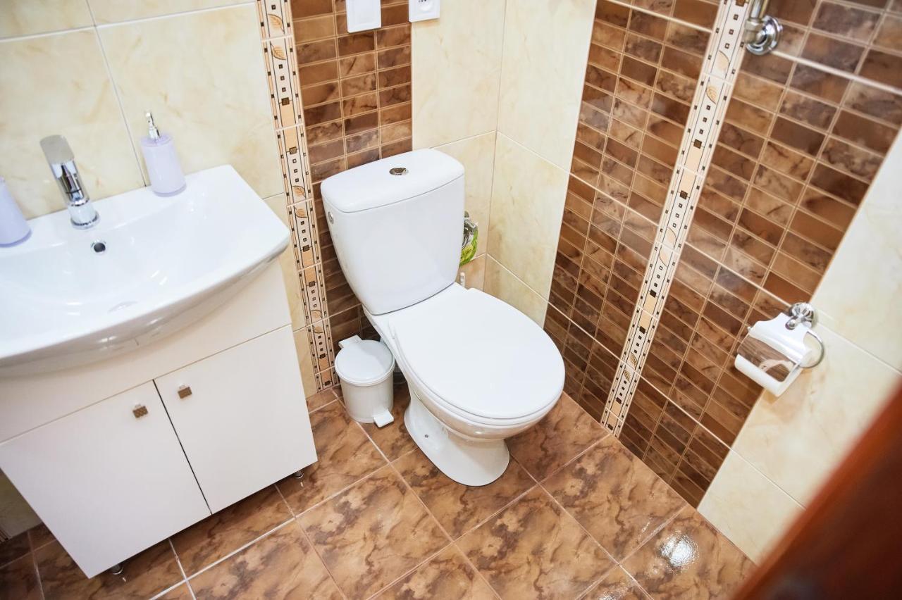 Cozy Apartment, 5Mins To Opera Lviv Exterior foto